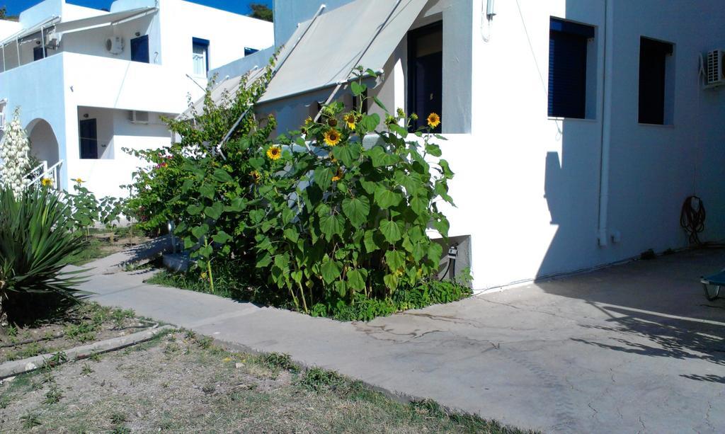 Iro Apartments Paralia Agias Foteinis Exterior photo