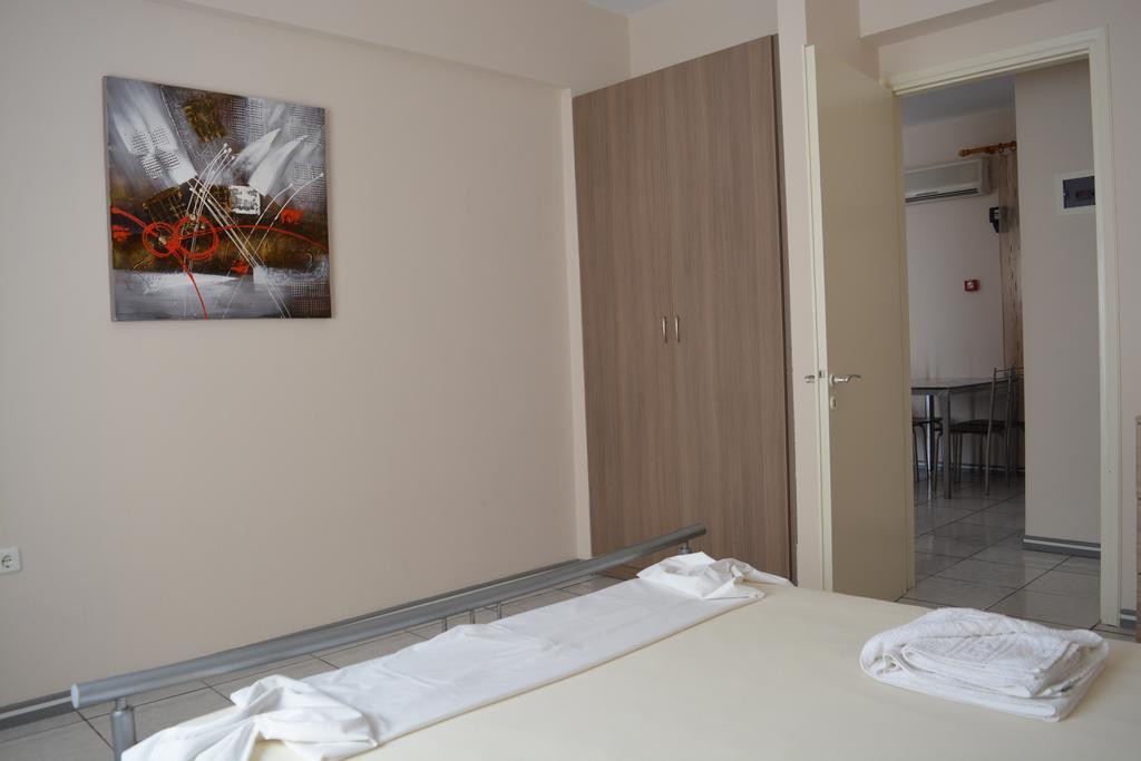 Iro Apartments Paralia Agias Foteinis Exterior photo